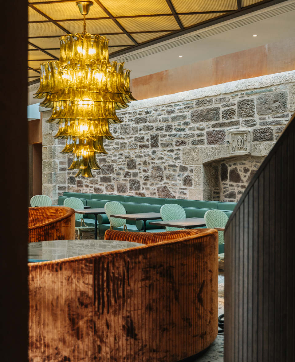 Garden Restaurant Sneak 2 (2)
